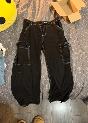 Pantalon H&M, marque: H&M, état: Très bon état, taille: M / 38 / 10, 2,00 €, 2,80 € Protection acheteurs incluse