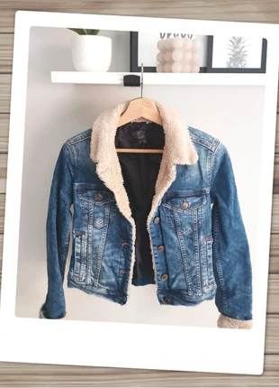 ⭐ Cazadora abrigada de Zara - Talla XS ⭐, marca: Zara, estado: Muito bom, tamanho: XS / 34 / 6, €20.00, €21.70 inclui Proteção do Comprador