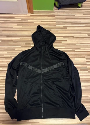 nike pulcsi, márka: Nike, állapot: Kiváló, méret: M, 3,000.00 Ft, 3,430.00 Ft vevővédelemmel