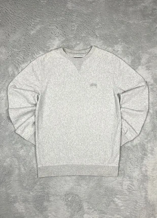 Sweat pull stussy stüssy gris logo brodé col rond taille M homme et femme, marke: Stüssy, zustand: Sehr gut, größe: M, 39,00 €, 41,65 € inklusive Vinted-Käuferschutz