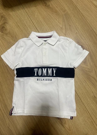 Tommy hilfiger polo, merk: Tommy Hilfiger, staat: Heel goed, maat: 3 jaar / 98 cm, € 5,00, € 5,95 inclusief Kopersbescherming