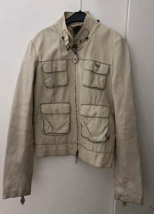 White leather jacket, merk: Object, staat: Heel goed, maat: M / 38 / 10, € 20,00, € 21,70 inclusief Kopersbescherming