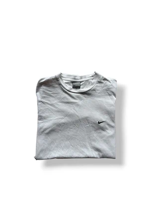 T-Shirt Nike Vintage | Taille XS | Blanc et Logo brodé noir, brand: Nike, condition: Satisfactory, size: XS, €10.00, €11.20 includes Buyer Protection