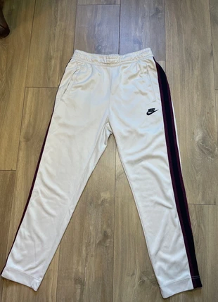 Jogging Nike crème XS, brand: Nike, condition: Very good, size: XS, €12.00, €13.30 includes Buyer Protection