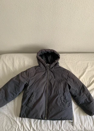 Abrigo acolchado azul grisaceo Bershka, merk: Bershka, staat: Heel goed, maat: XS / 34 / 6, € 7,00, € 8,05 inclusief Kopersbescherming