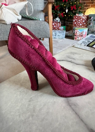 Support à bijoux chaussure à talon fuchsia en velours neuf, marque: Fuchsia, état: Neuf sans étiquette, 5,00 €, 5,95 € Protection acheteurs incluse
