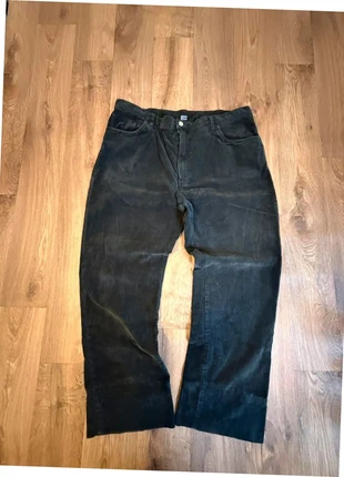 Pantalon Ralph Lauren côtelé velours noir taille 38x34 – Bon état, brand: Ralph Lauren, condizioni: Buone, taglia: IT 52 | W42, €25.00, €26.95 include la Protezione acquisti