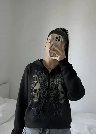 Sweat Zippé Y2K Gothique Têtes de Mort, brand: Nocturna, condition: Very good, size: S / 36 / 8, €30.00, €32.20 includes Buyer Protection Pro