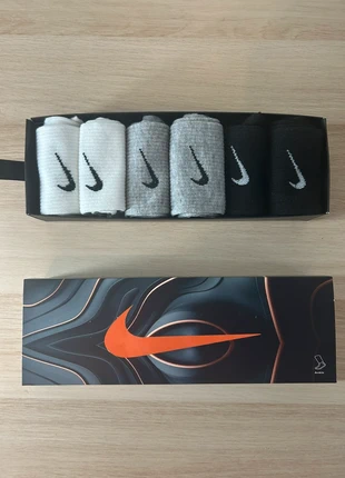 Lot box de 6 paires de chaussettes haute Nike couleur blanc gris noir en coton neuf, marque: Nike, état: Bon état, taille: Taille unique, 18,00 €, 19,60 € Protection acheteurs incluse