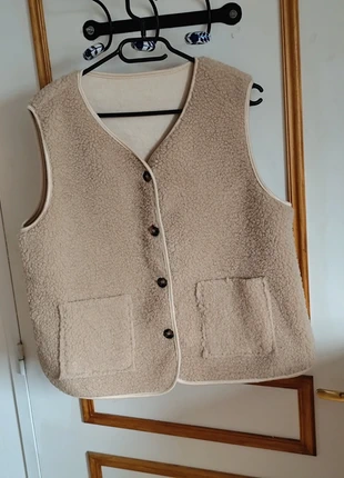 Gilet sans manche fausse fourrure, marke: sans marque, zustand: Neu, größe: L / 40 / 12, 14,00 €, 15,40 € inklusive Vinted-Käuferschutz