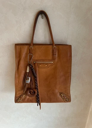Balenciaga Vintage Leather Tote in Camel Brown – Classic Motorcycle Details, marque: Balenciaga, état: Bon état, 350,00 €, 368,20 € Protection acheteurs incluse