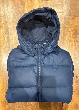 Doudoune tommy hilfiger bleu 12 ans très bon état, marque: Tommy Hilfiger, état: Très bon état, taille: 12 ans / 152 cm, 60,00 €, 63,70 € Protection acheteurs incluse