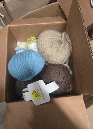 Lot de 10 pelote de laine, brand: LAINE, condizioni: Nuovo senza cartellino, €5.00, €5.95 include la Protezione acquisti