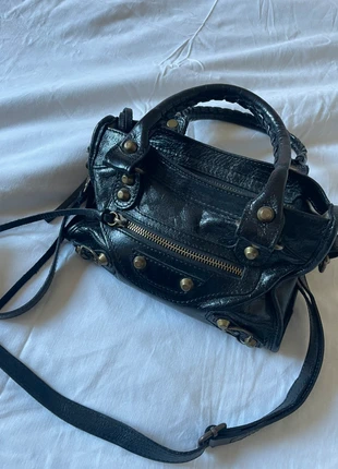 Mini borsa in pelle vera-nera con dettagli metallici zip e borchie frontale-vintage, marque: Vintage Dressing, état: Neuf sans étiquette, 60,00 €, 63,70 € Protection acheteurs incluse