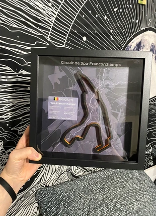 Quadro con ricostruzione piste Formula 1 in 3D, marca: F1, estado: Muy bueno, 25,00 €, 26,95 € Protección al comprador incluida