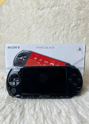 Console Sony PSP-3004 - Slim & Lite - Piano Black, marque: Sony, état: Très bon état, 109,90 €, 116,10 € Protection acheteurs incluse
