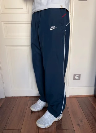 Vintage Nike Trackpants, marque: Nike, état: Très bon état, taille: L, 35,00 €, 37,45 € Protection acheteurs (Pro) incluse