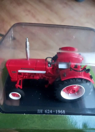 Tracteur IH International 624, marque: IH international, état: Neuf sans étiquette, 15,00 €, 16,45 € Protection acheteurs incluse