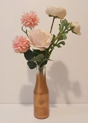 🌸 Jarrón dorado con flores artificiales / Vase / Vase doré, estado: Muito bom, €6.00, €7.00 inclui Proteção do Comprador