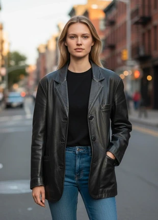 Veste cuir vintage noire taille 44, zustand: Sehr gut, größe: XXL / 44 / 16, 35,00 €, 37,45 € beinhaltet Vinted-Käuferschutz Pro