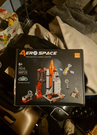 Aero space raket, merk: Aero, staat: Nieuw zonder prijskaartje, maat: Universeel, € 20,00, € 21,70 inclusief Kopersbescherming