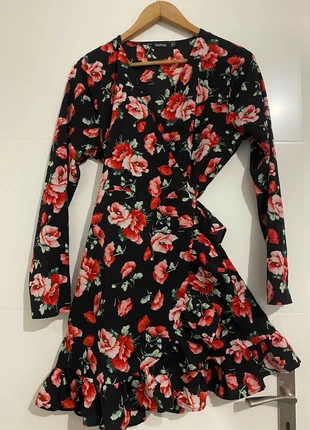 Robe portefeuille à fleur, merk: Boohoo, staat: Heel goed, maat: L / 40 / 12, € 8,00, € 9,10 inclusief Kopersbescherming