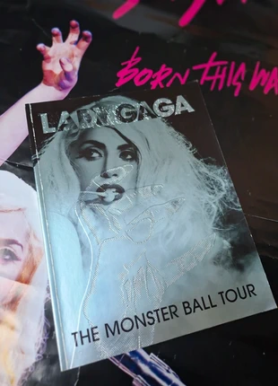 Lady Gaga Merchandise The Monster Ball Tour Book GagaMerch Collector's Item GagaFan, merk: Lady Gaga, staat: Heel goed, € 47,99, € 51,09 inclusief Kopersbescherming