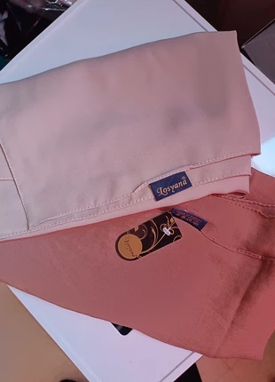 Hijab carré, estado: Novo com etiquetas, €3.00, €3.85 inclui Proteção do Comprador