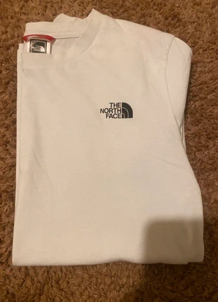 T-shirt The North Face blanc 👕, marke: The North Face, zustand: Neu, größe: S, 5,00 €, 5,95 € inklusive Vinted-Käuferschutz