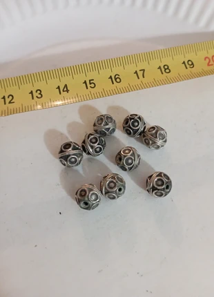 Lot de 9 perles berbères en métal 10 mm, zustand: Sehr gut, 3,50 €, 4,38 € inklusive Vinted-Käuferschutz