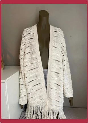 Gilet écru franges, marque: Zara, état: Très bon état, taille: L / 40 / 12, 20,00 €, 21,70 € Protection acheteurs incluse