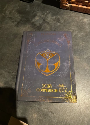 Tomorrowland 2018, staat: Nieuw zonder prijskaartje, € 15,00, € 16,45 inclusief Kopersbescherming