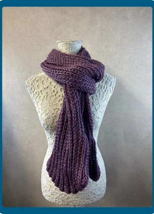 Écharpe prune en grosse maille torsadée – Lot MI35, état: Très bon état, 8,00 €, 9,10 € Protection acheteurs (Pro) incluse