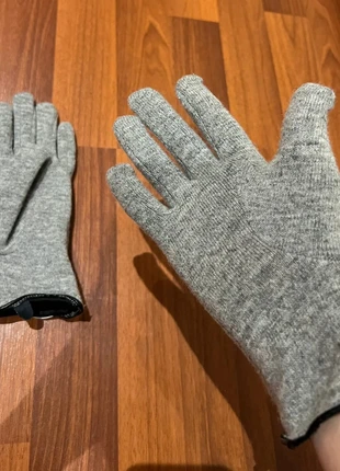 Gants gris femme - Women gray gloves - Graue Damenhandschuhe - Guanti grigi donna, état: Très bon état, taille: Taille unique, 3,80 €, 4,69 € Protection acheteurs incluse