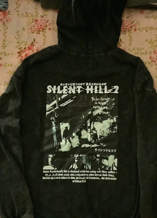 Pull à capuche silent hill 2 imprimé au dos, marque: silent hill 2, état: Bon état, taille: S / 36 / 8, 7,00 €, 8,05 € Protection acheteurs incluse