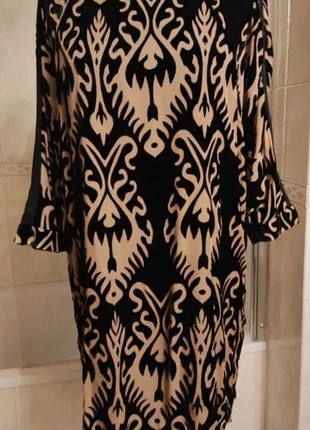 Abito morbido in velluto beige e nero, brand: LE STREGHE, condizioni: Nuovo senza cartellino, taglia: M / IT 42 / EU 38, €10.00, €11.20 include la Protezione acquisti