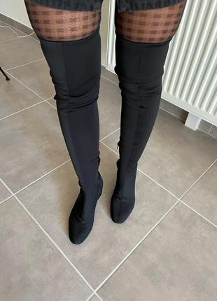 Cuissardes Zara noires taille 37 comme neuves, marque: Zara, état: Très bon état, taille: 37, 16,00 €, 17,50 € Protection acheteurs incluse