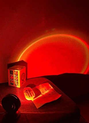 Mini projecteur Led effet coucher de soleil Neuf, condizioni: Nuovo con cartellino, €11.99, €13.29 include la Protezione acquisti