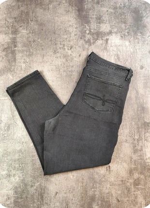 jean noir levi's mum jean femme enceinte W33 soit 44 - JL57, marque: Levi's, état: Très bon état, taille: XXL / 44 / 16, 12,00 €, 13,30 € Protection acheteurs (Pro) incluse