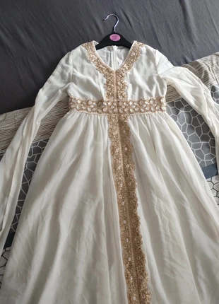 Robe de soirée Fille 9 ans. Portées une fois. Impeccable, marque: Shein, état: Neuf sans étiquette, taille: 9 ans / 134 cm, 12,50 €, 13,83 € Protection acheteurs incluse