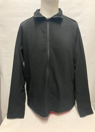 Fleecejacke L – Result – Schwarz – Neu, marke: Result, zustand: Neu, größe: L, 5,99 €, 6,99 € inklusive Vinted-Käuferschutz