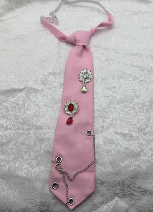 Cravate rose, brand: Aesthetic, condizioni: Ottime, €14.99, €16.44 include la Protezione acquisti