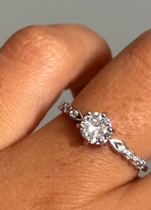 💠 Bague en argent – Pierre brillante & finition raffinée, merk: Argent, staat: Nieuw met prijskaartje, maat: Aanpasbaar, € 10,00, € 11,20 inclusief Kopersbescherming