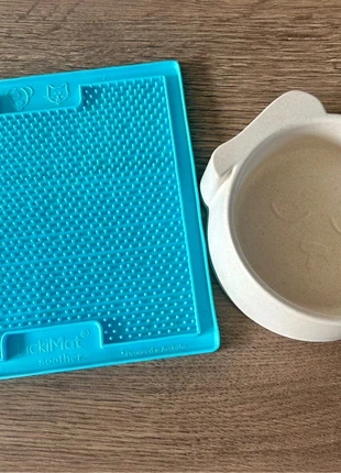 Lot tapis de léchage friandises et gamelle en bambou pour chien, marque: Home Accents, état: Très bon état, 5,00 €, 5,95 € Protection acheteurs incluse