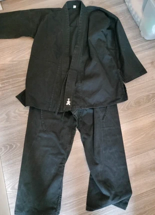 Zwart bij pak 160, brand: bjj pak, condizioni: Ottime, €5.00, €5.95 include la Protezione acquisti