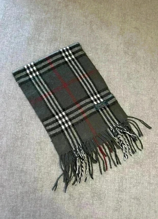 Écharpe Burberry gris foncés, marque: Burberry, état: Très bon état, 45,00 €, 47,95 € Protection acheteurs (Pro) incluse