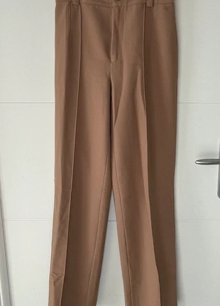 Pantalon marron Zara, marque: Zara, état: Très bon état, taille: XS / 34 / 6, 14,99 €, 16,44 € Protection acheteurs incluse