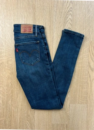 Jean Levi’s 711 Skinny femme – FR 32 W24 L30  bleu denim effet déchiré, marque: Levi's, état: Très bon état, taille: XXS / 32 / 4, 27,00 €, 29,05 € Protection acheteurs (Pro) incluse