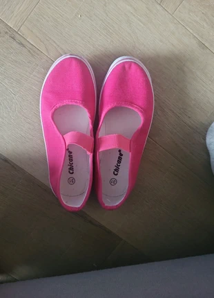 Gymschoenen, merk: CHICANE, staat: Nieuw zonder prijskaartje, maat: 31, € 3,00, € 3,85 inclusief Kopersbescherming