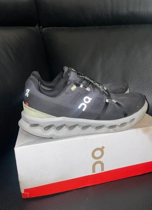 Baskets On cloud noir gris taille 44 mixte, marque: On Cloud, état: Très bon état, taille: 44, 55,00 €, 58,45 € Protection acheteurs incluse